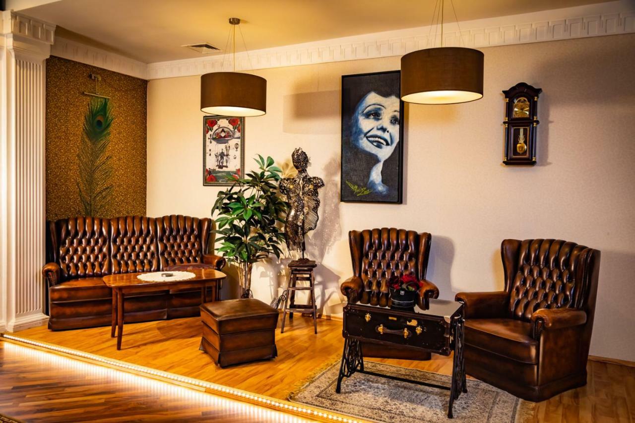 Hotel Freizeittempel ウィーナー・ノイシュタット エクステリア 写真